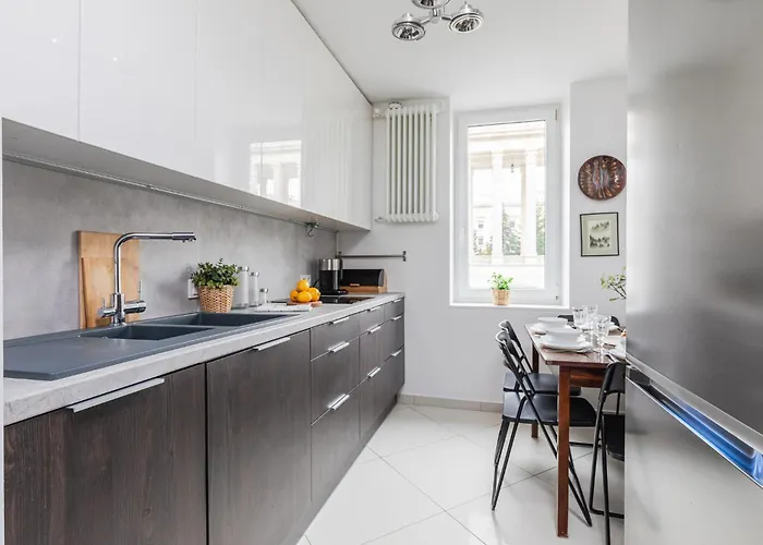 Superapart Wspolna 27a, City Center Warschau