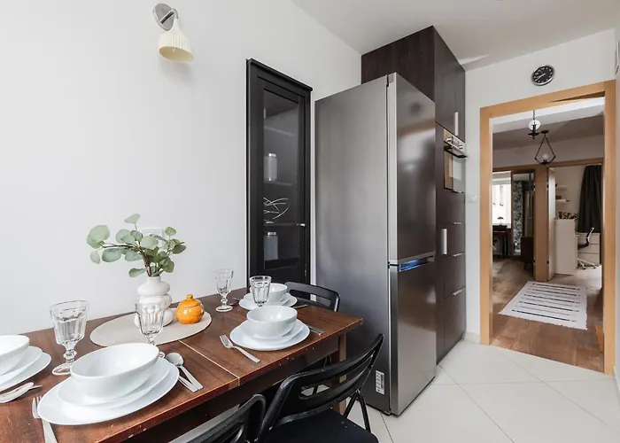 Superapart Wspolna 27a, City Center Warschau