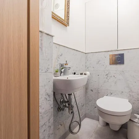 Superapart Wspolna 27a, City Center